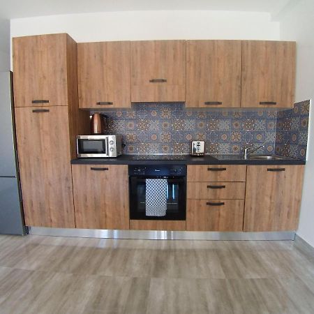 F7 Room 2, Private Bedroom Two Single Beds Shared Bathroom In Shared Flat 姆西达 外观 照片
